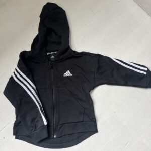 Adidas peysa stærð. 116